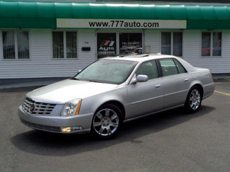 Used 2010 Cadillac DTS Platinum image 1