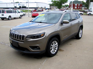 Used 2019 Jeep Cherokee Latitude w/ Cold Weather Group image 1
