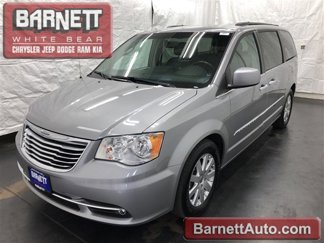 Used 2016 Chrysler Town & Country Touring w/ Driver Convenience Group image 1