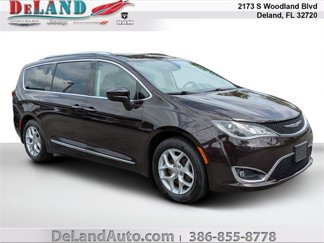 Used 2018 Chrysler Pacifica Touring-L w/ Tire & Wheel Group image 1