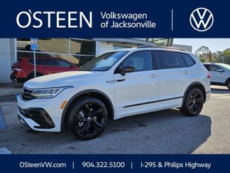 Used 2023 Volkswagen Tiguan SE R-Line image 1