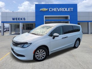 Used 2020 Chrysler Voyager L image 1