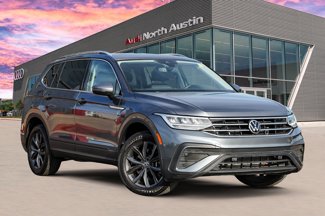 Used 2022 Volkswagen Tiguan SE image 1
