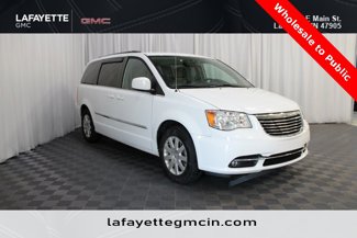 Used 2016 Chrysler Town & Country Touring image 1