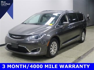 Used 2019 Chrysler Pacifica Touring-L image 1
