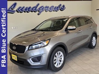 Used 2017 Kia Sorento LX w/ LX Convenience Package image 1