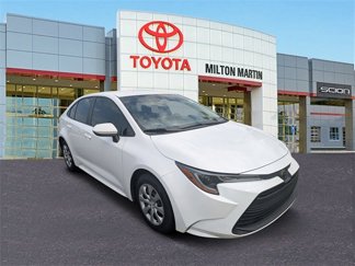 Certified 2023 Toyota Corolla LE image 1