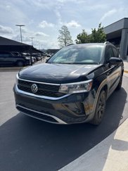 Used 2022 Volkswagen Taos SE w/ Panoramic Sunroof Package image 1