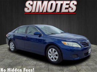 Used 2010 Toyota Camry LE image 1