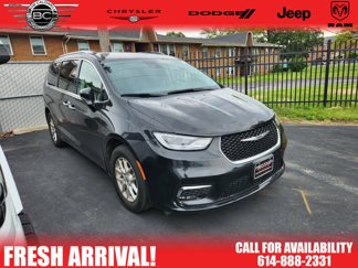 Used 2021 Chrysler Pacifica Touring-L image 1