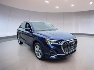 Used 2024 Audi Q3 2.0T Premium w/ Convenience Package image 1