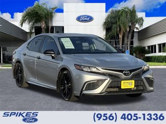 Used 2022 Toyota Camry SE image 1