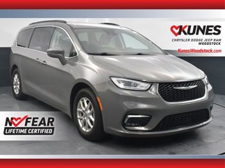 Used 2022 Chrysler Pacifica Touring-L image 1