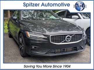 Used 2019 Volvo S60 T5 R-Design image 1