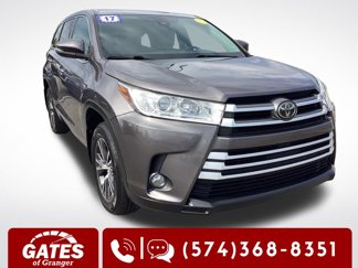 Used 2017 Toyota Highlander Plus image 1