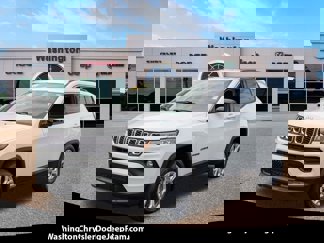 New 2025 Jeep Compass Latitude image 1