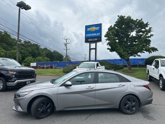 Used 2023 Hyundai Elantra SEL w/ Cargo Package image 1
