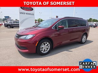 Used 2021 Chrysler Voyager LX image 1