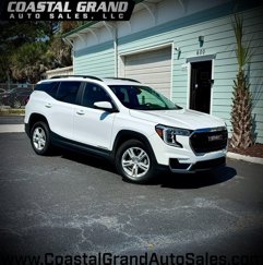 Used 2023 GMC Terrain SLE w/ Driver Convenience Package image 1