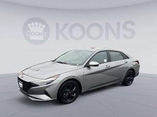 Used 2022 Hyundai Elantra SEL w/ Cargo Package image 1
