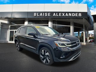 Used 2023 Volkswagen Taos SEL image 1