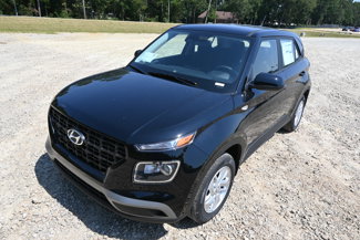 New 2025 Hyundai Venue SE image 1