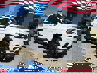 Used 2023 Jeep Cherokee Altitude Lux image 1