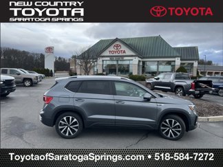 Used 2022 Volkswagen Taos SE image 1
