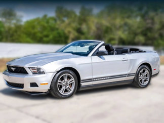 Used 2010 Ford Mustang Convertible image 1