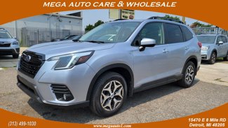 Used 2023 Subaru Forester Premium image 1