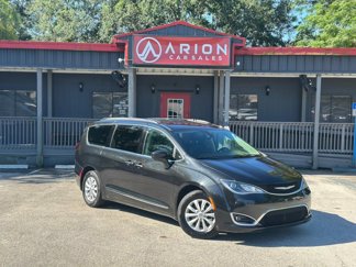 Used 2017 Chrysler Pacifica Touring-L image 1
