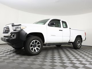 Used 2018 Toyota Tacoma SR image 1