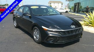 Certified 2024 Hyundai Elantra SE image 1