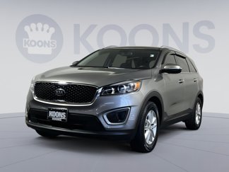 Used 2017 Kia Sorento LX w/ LX Convenience Package image 1