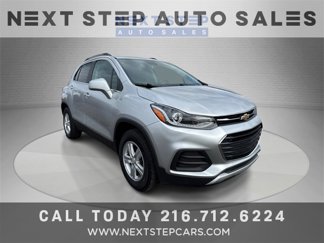Used 2017 Chevrolet Trax LT w/ LT Convenience Package image 1
