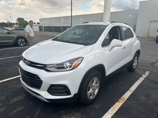 Used 2020 Chevrolet Trax LT w/ LT Convenience Package image 1