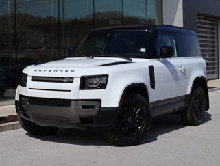 Used 2024 Land Rover Defender 90 X-Dynamic SE image 1