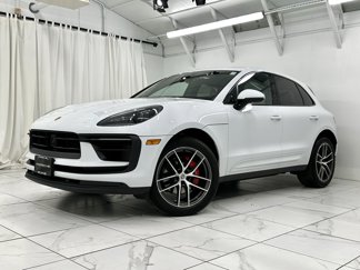 Certified 2022 Porsche Macan S image 1