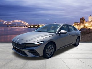 Used 2024 Hyundai Elantra SEL image 1