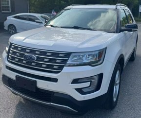 Used 2017 Ford Explorer XLT w/ Equipment Group 202A image 1