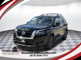 Used 2023 Nissan Pathfinder SV image 1