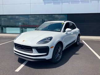 Certified 2023 Porsche Macan image 1