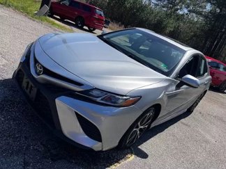 Used 2018 Toyota Camry SE w/ Moonroof Package image 1