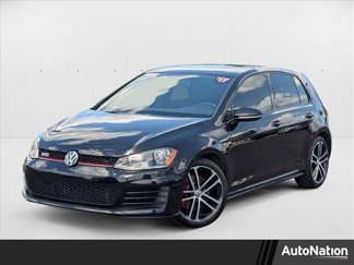 Used 2017 Volkswagen Golf S image 1