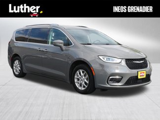 Used 2021 Chrysler Pacifica Touring-L image 1