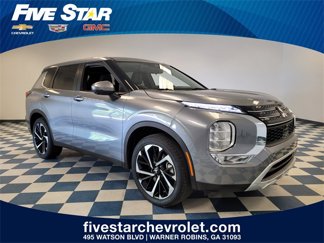 Used 2024 Mitsubishi Outlander SE Black Edition image 1