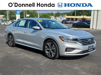 Used 2021 Volkswagen Passat 2.0T SE image 1