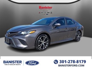 Used 2020 Toyota Camry SE image 1