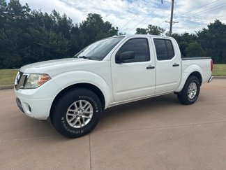 Used 2015 Nissan Frontier SV image 1