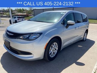 Used 2023 Chrysler Voyager LX image 1